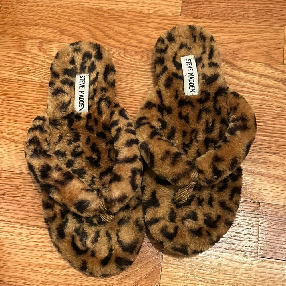 Steve Madden slippers